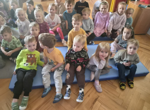 Teatrzyk Pacuś " O niesfornej kozie i skromnej Aniulce"