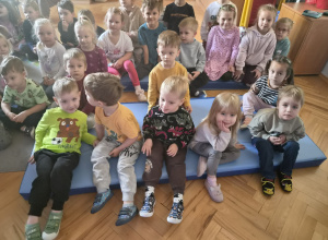 Teatrzyk Pacuś " O niesfornej kozie i skromnej Aniulce"
