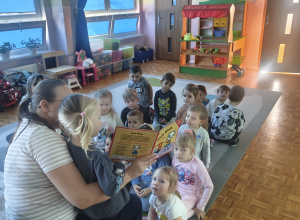 Wizyta mamy Helenki- wspólne czytanie bajki